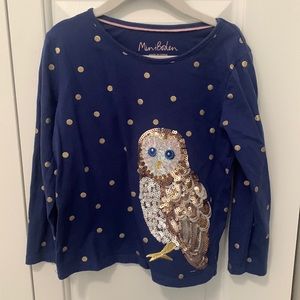 Size 4-5Y Mini Boden Blue Owl shirt with gold polka dots. Great condition.